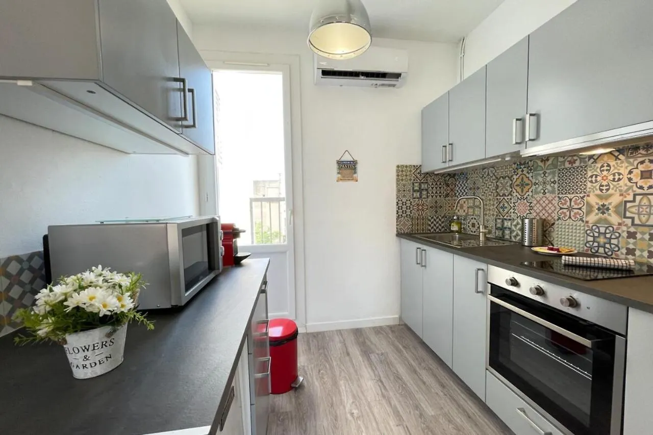 Appartement Les Temps Heureux Petite Terrasse Clim-Netflix à Marseille 0*,  France