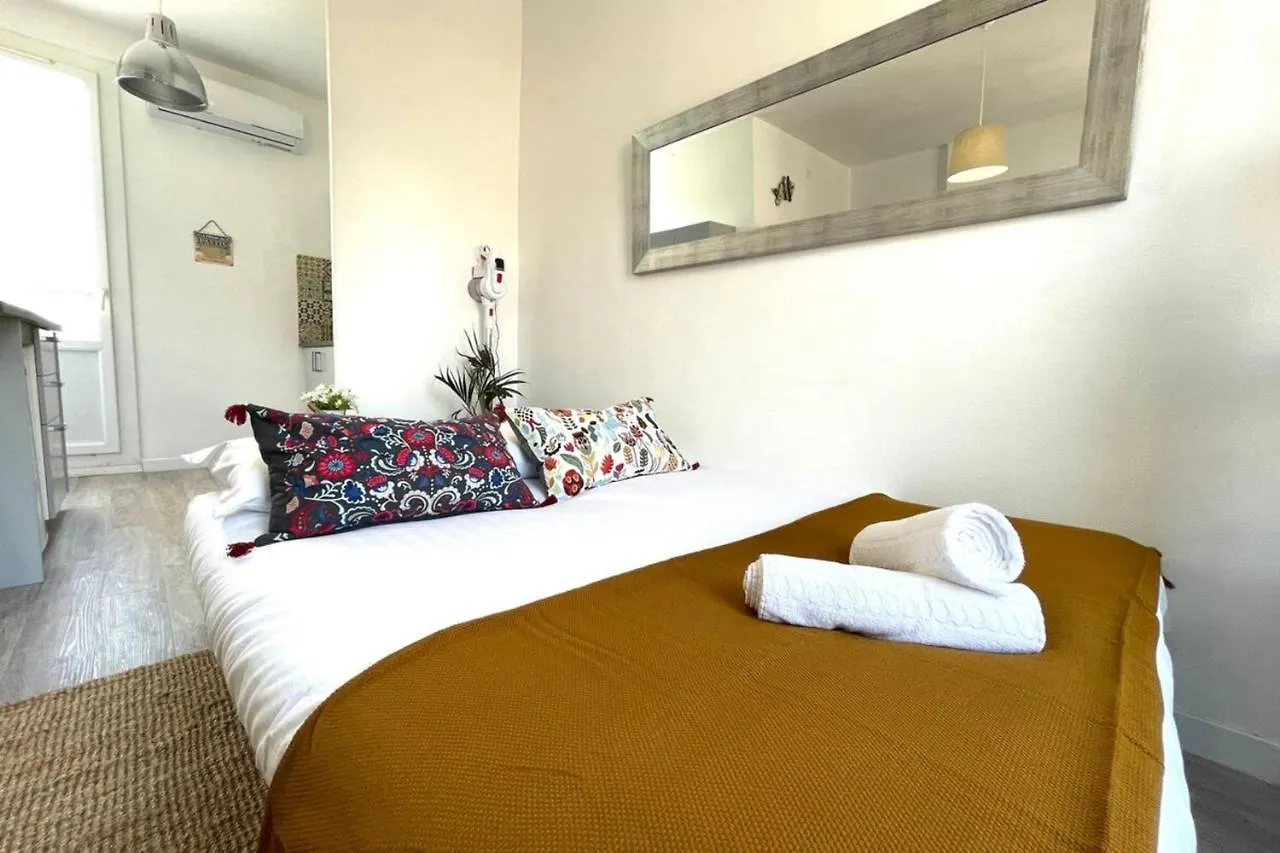 Appartement Les Temps Heureux Petite Terrasse Clim-Netflix à Marseille 0*,  France